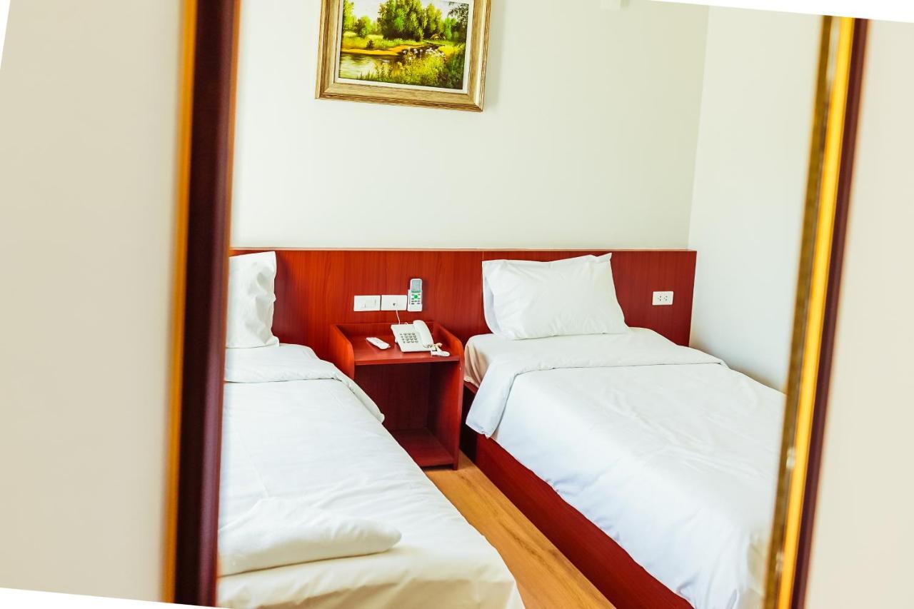 Douangpraseuth Hotel Vientiane Dış mekan fotoğraf